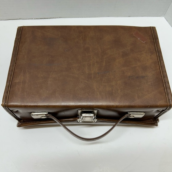 Cassette Tape Holder Storage Carry Suitcase With Handle  Holds 12 Tapes Vintage - Picture 8 of 8